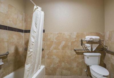 Scottish Inn & Suites Baytown