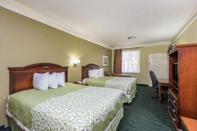 Days Inn & Suites by Wyndham Big Spring