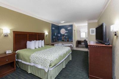 Days Inn & Suites by Wyndham Big Spring