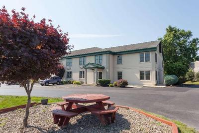 Super 8 by Wyndham Harrisburg Hershey West
