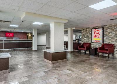 Red Roof PLUS+ & Suites Houston - IAH Airport SW
