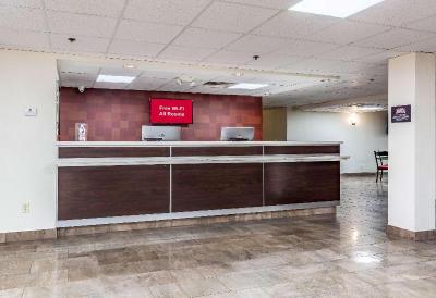 Red Roof PLUS+ & Suites Houston - IAH Airport SW
