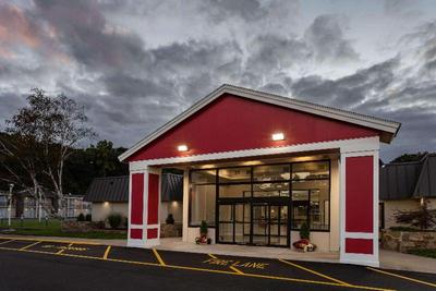 Ramada by Wyndham Hartford North / Bradley Airport