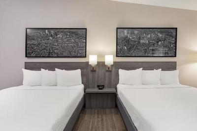 Ramada by Wyndham Hartford North / Bradley Airport