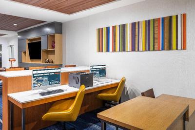 Holiday Inn Express & Suites Houston Space Center