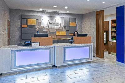 Holiday Inn Express & Suites Houston Space Center
