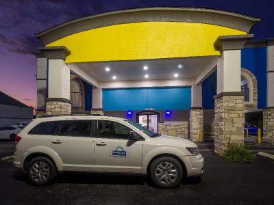 Days Inn by Wyndham Houston East