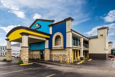 Days Inn by Wyndham Houston East