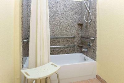 Super 8 by Wyndham Stafford Sugarland Area