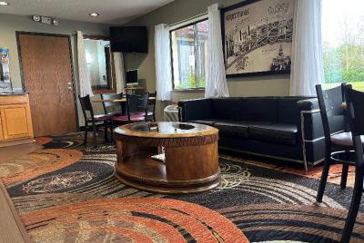 Super 8 by Wyndham Paris IL