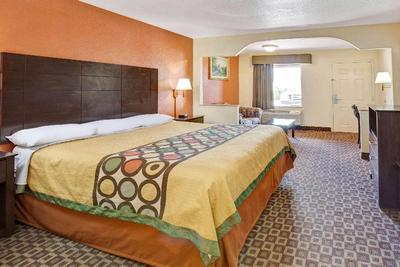 Super 8 by Wyndham Baytown/Mont Belvieu
