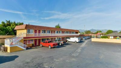 Hollister Inn