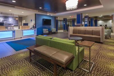 Holiday Inn Express Hotel & Suites Hays