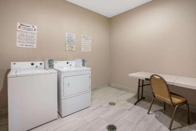 La Quinta Inn & Suites by Wyndham Houston-Magnolia