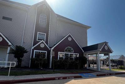 Microtel Inn & Suites by Wyndham Houston