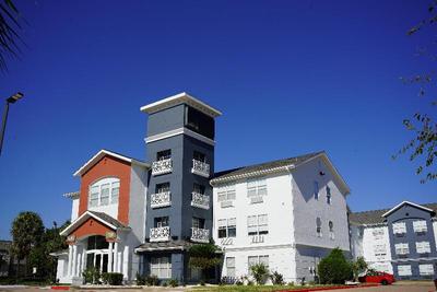 LoneStar Suites