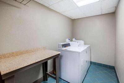 La Quinta Inn & Suites Houston Baytown East
