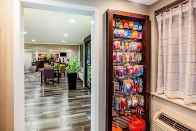La Quinta Inn & Suites Houston Baytown East