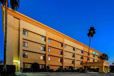 La Quinta Inn & Suites Houston Baytown East