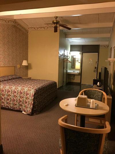 Knights Inn Hot Springs