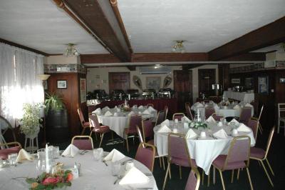 Lamie's Inn & Old Salt Restaurant