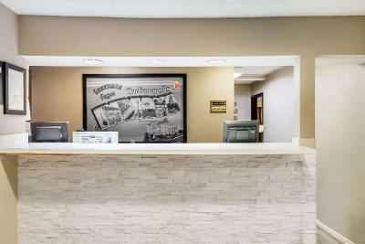 Super 8 by Wyndham Indianapolis/NE/Castleton Area