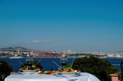Azade Hotel