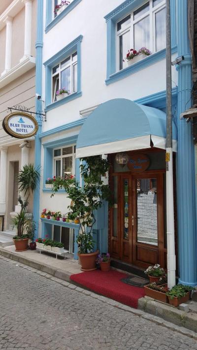 Blue Tuana Hotel