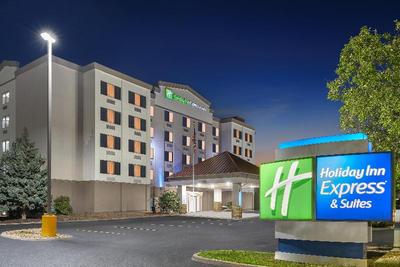 Holiday Inn Express & Suites Coralville