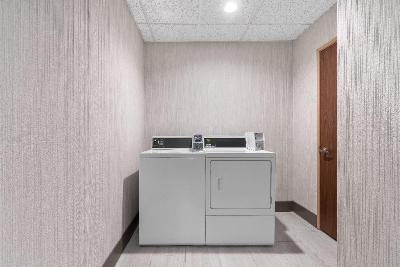 Holiday Inn Express & Suites Coralville
