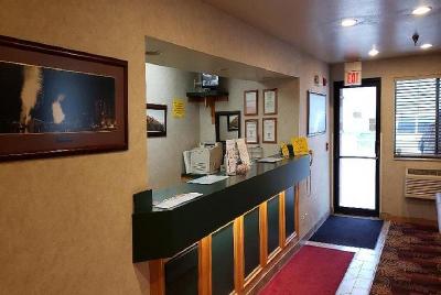 Super 8 by Wyndham Wheeling