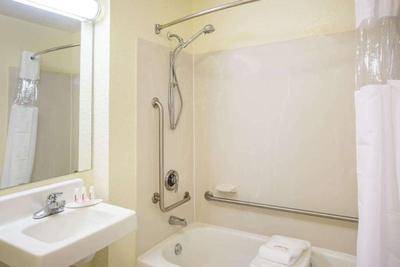 Baymont by Wyndham Wilmington