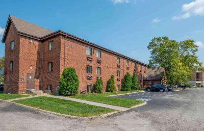 Suburban Studios Indianapolis Northwest - College
