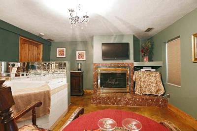 Lil Black Bear Inn