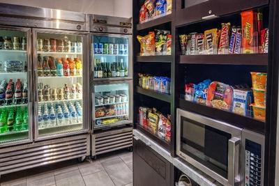 Courtyard By Marriott Kansas City Country Club Pla