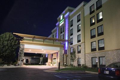 Holiday Inn Express Janesville I-90 & US Highway 1