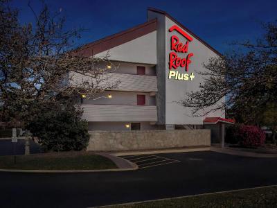 Red Roof PLUS+ Chicago - Hoffman Estates