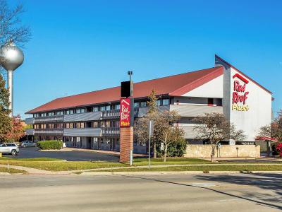 Red Roof PLUS+ Chicago - Hoffman Estates