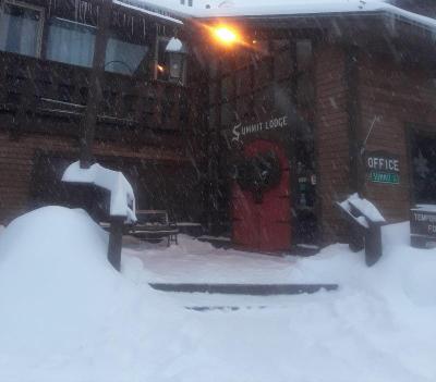 Summit Lodge