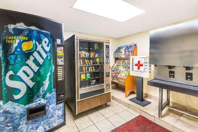 Super 8 by Wyndham Knoxville Downtown Area