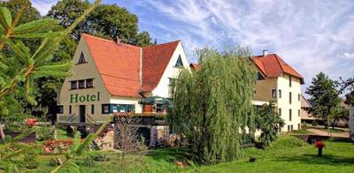 A. L. Fünf Linden