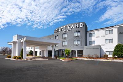 Courtyard Johnson City