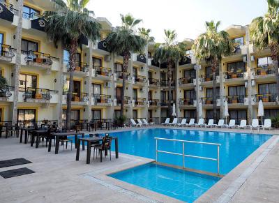Club Herakles Hotel