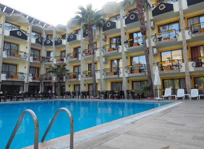 Club Herakles Hotel