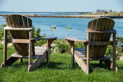 The Breakwater Inn
