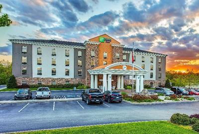 Holiday Inn Express Hotel & Suites Morristown