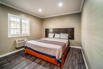 Regency Inn Suites