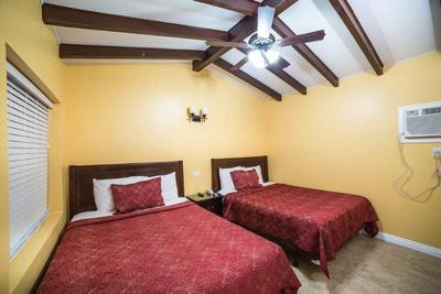 El Patio Inn