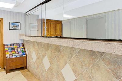 Super 8 by Wyndham Laurel