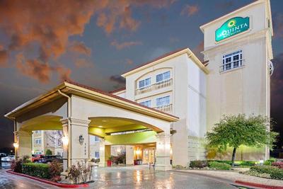 La Quinta Inn & Suites Lawton